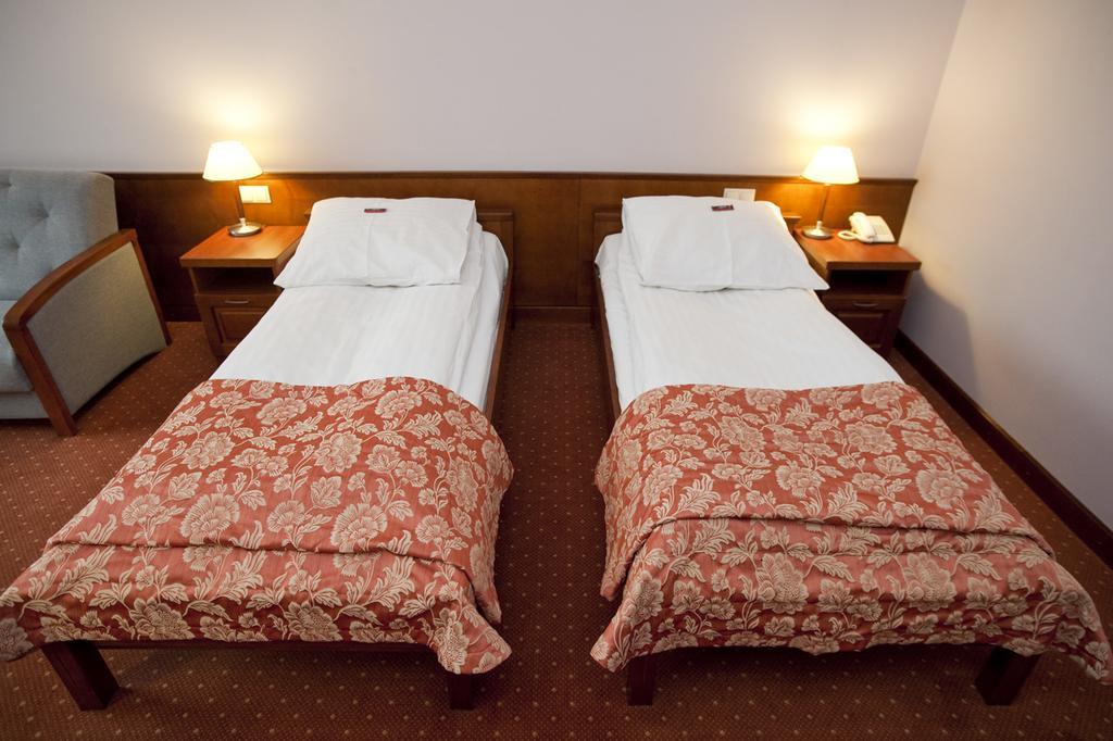 Eurohotel 스바르체데즈 외부 사진